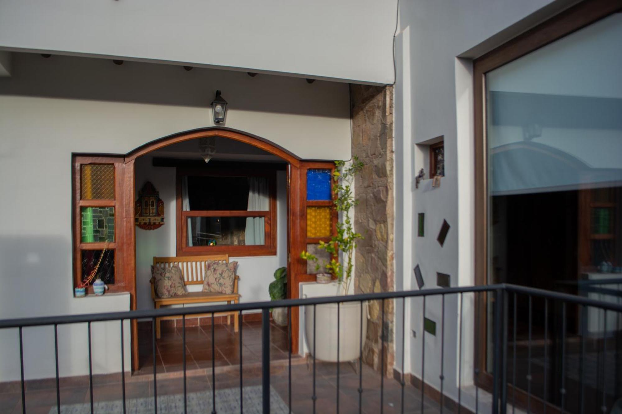 La Llama Negra Aparthotel *