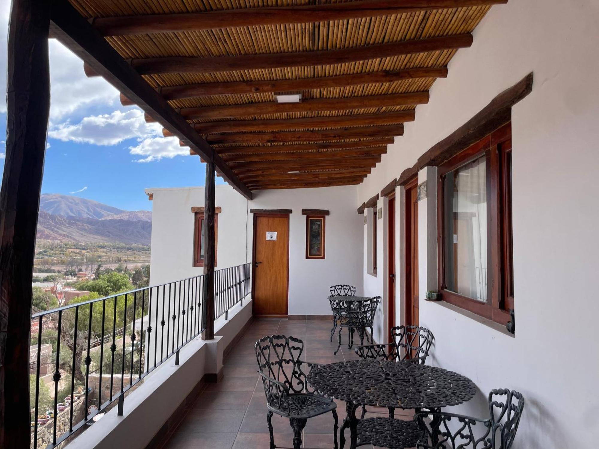 La Llama Negra Aparthotel